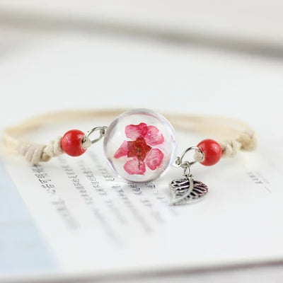 Bracelet with dried flowers